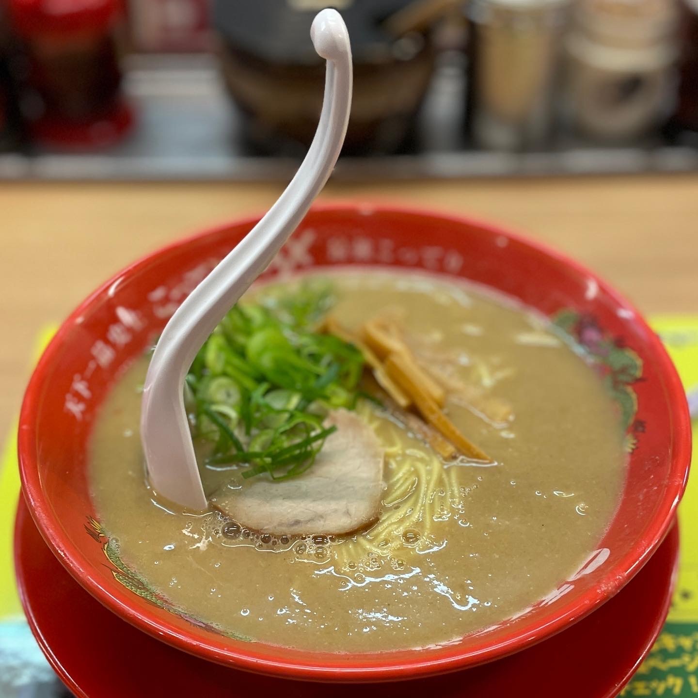 レンゲが立つラーメンの真実！沈まない理由と2026年最新名店まとめ