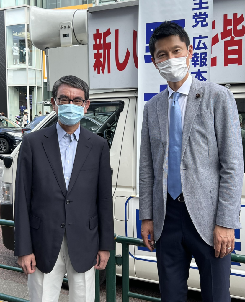 小泉進次郎の身長は低い？サバ読み疑惑と実際のスタイルを徹底検証