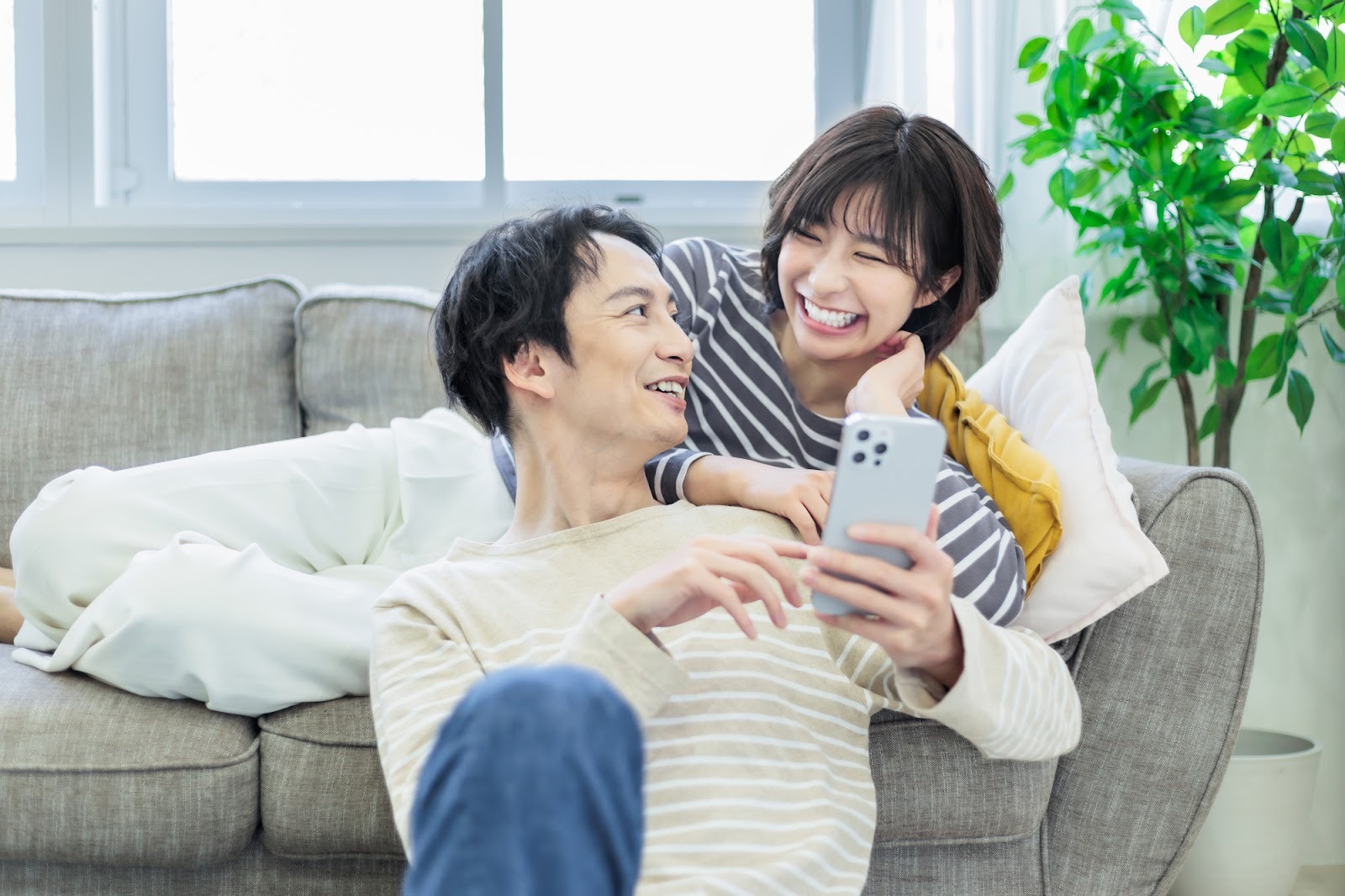 お家デートに誘う男の気持ちとは？本命サインと下心の見分け方