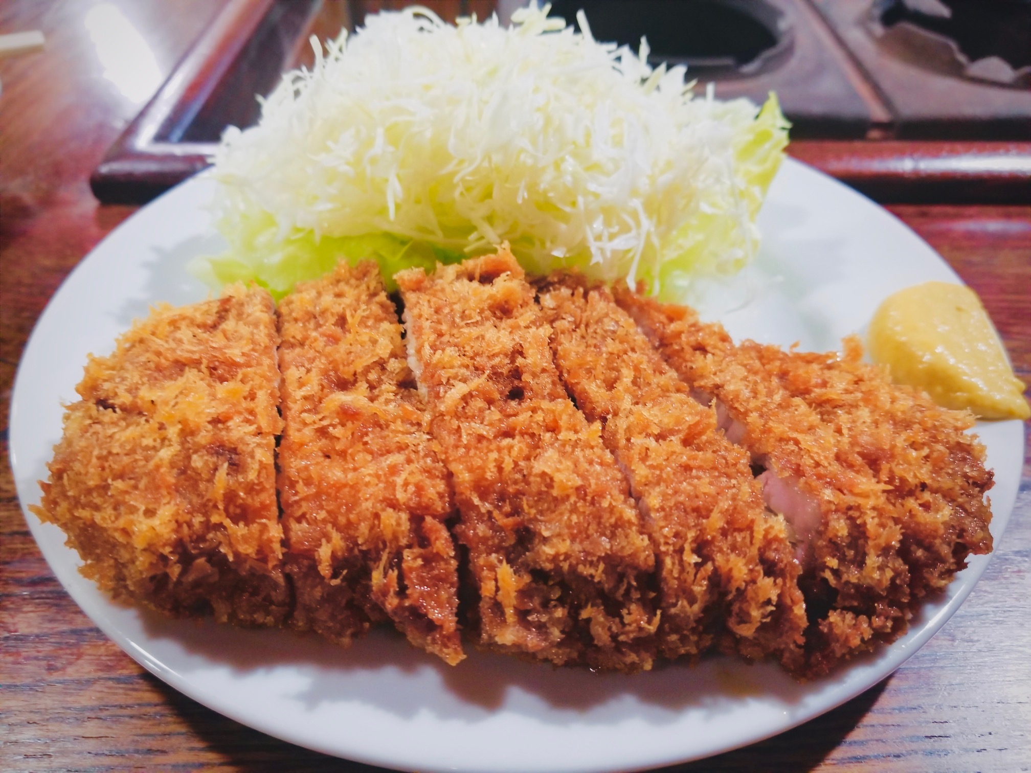 【2026年最新ルポ】サクサクの衣に溢れる肉汁の奇跡。「かつ 一」が魅せる令和のとんかつ革命と職人魂の到達点