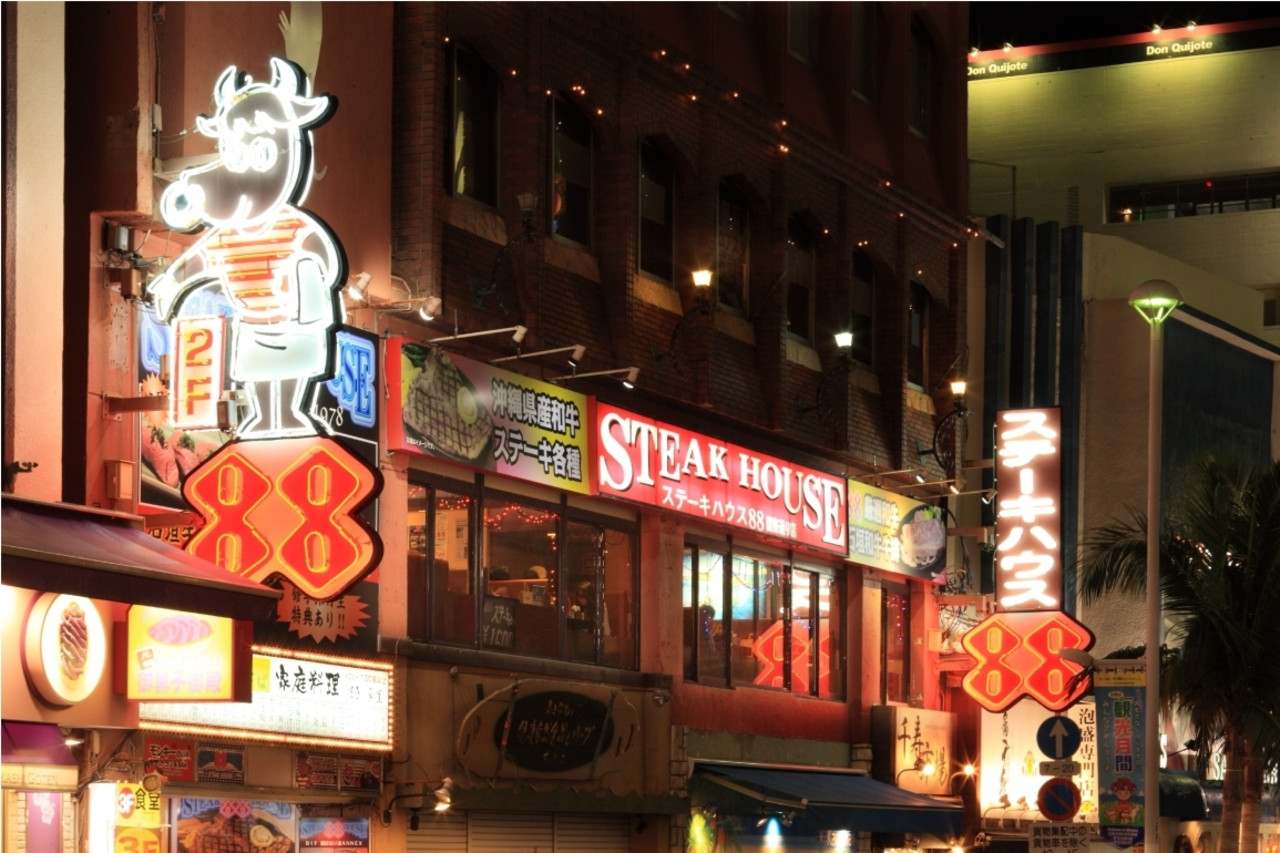 ステーキハウス88国際通り店を徹底解剖！人気肉と混雑回避の極意