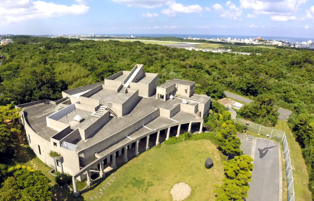 普天間基地の敷地に建つ佐喜眞美術館の真実と『沖縄戦の図』の衝撃