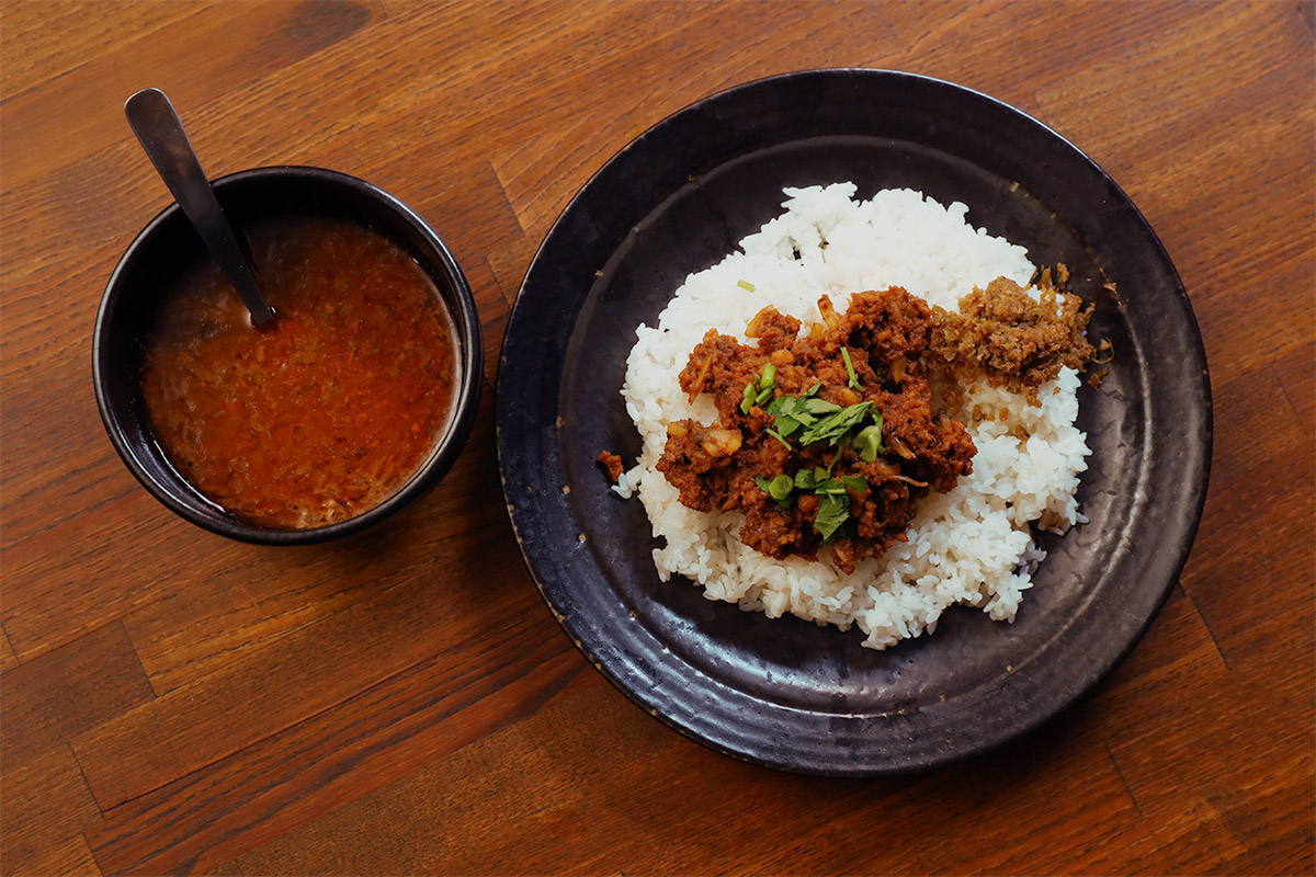 肥後橋「Curry家 Ghar」大解剖！行列の理由と名作カレーの真価