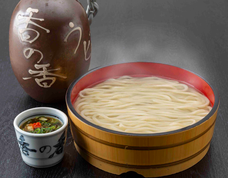 香川讃岐うどんの最高峰「長田」熱狂を呼ぶ秘伝だしと行列の真実