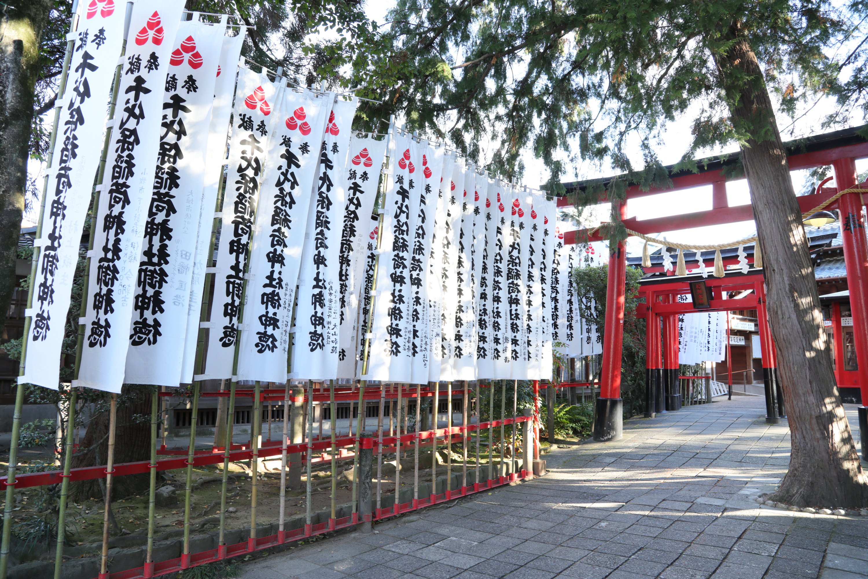 お千代保稲荷の全貌！商売繁盛の秘密と名物串カツ・月末参り攻略