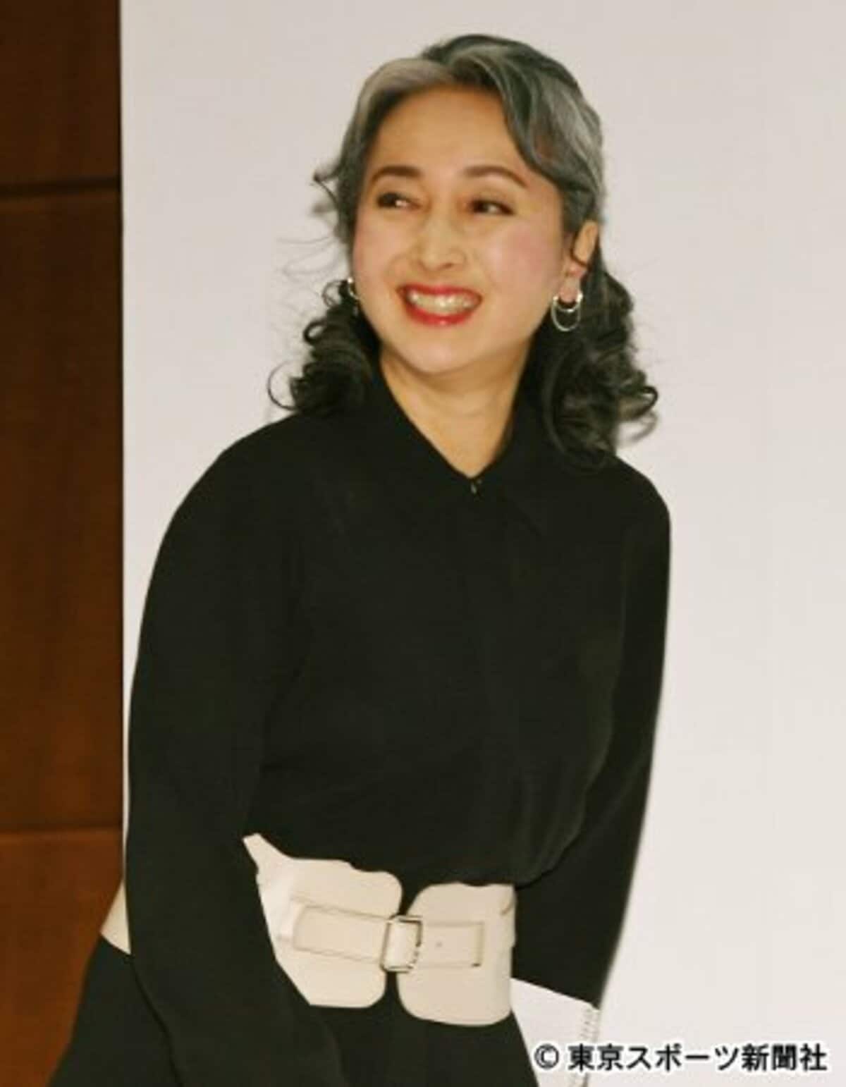 近藤サトの若い頃と現在｜フジ時代の美貌伝説からグレイヘアの真相まで