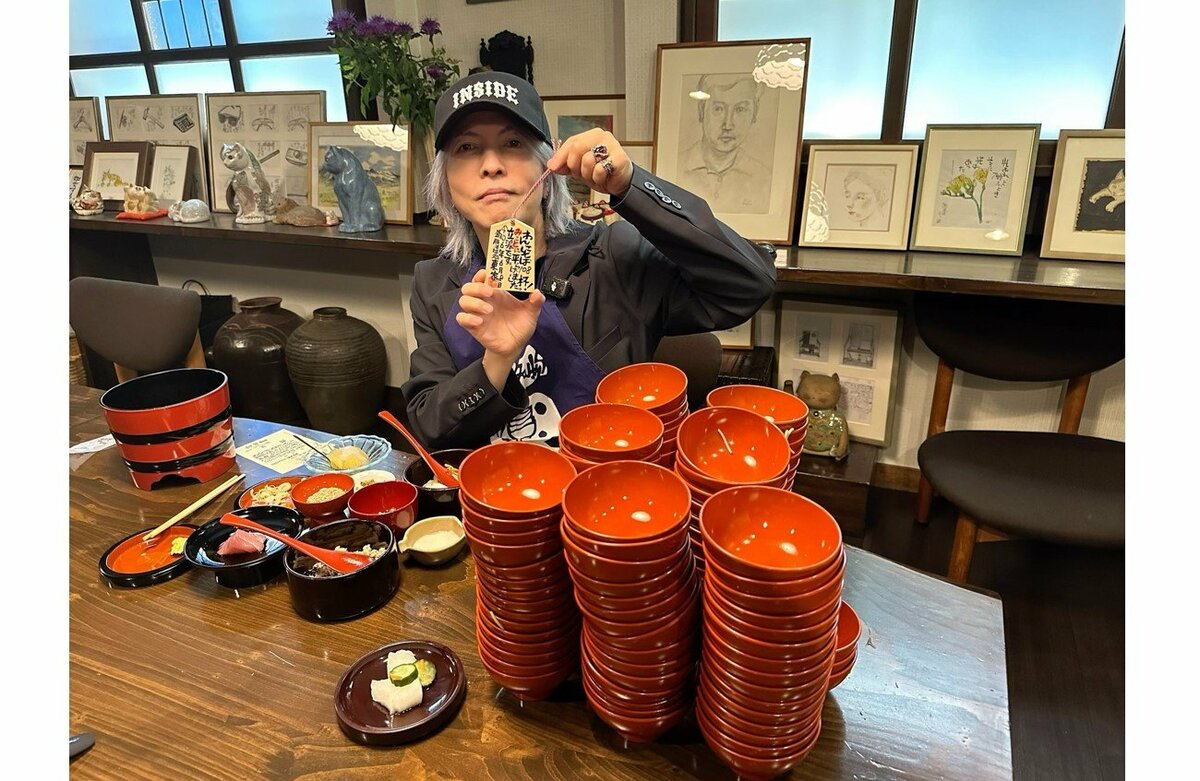 Hydeの食生活と若さの秘密！奇跡の50代を保つ食事と断食の全貌