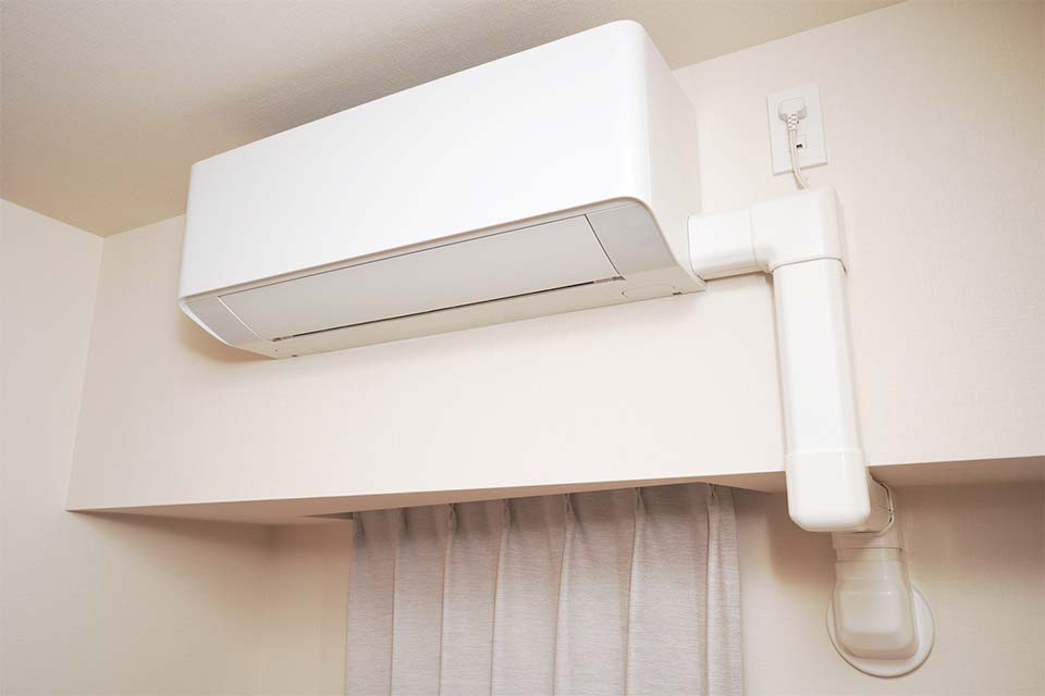 エアコン室内化粧カバーは必要か？後悔の真相と費用・失敗の罠を徹底解剖