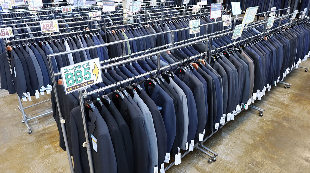スーツのアウトレット工場はなぜ格安？噂の真相と2026年直売セール