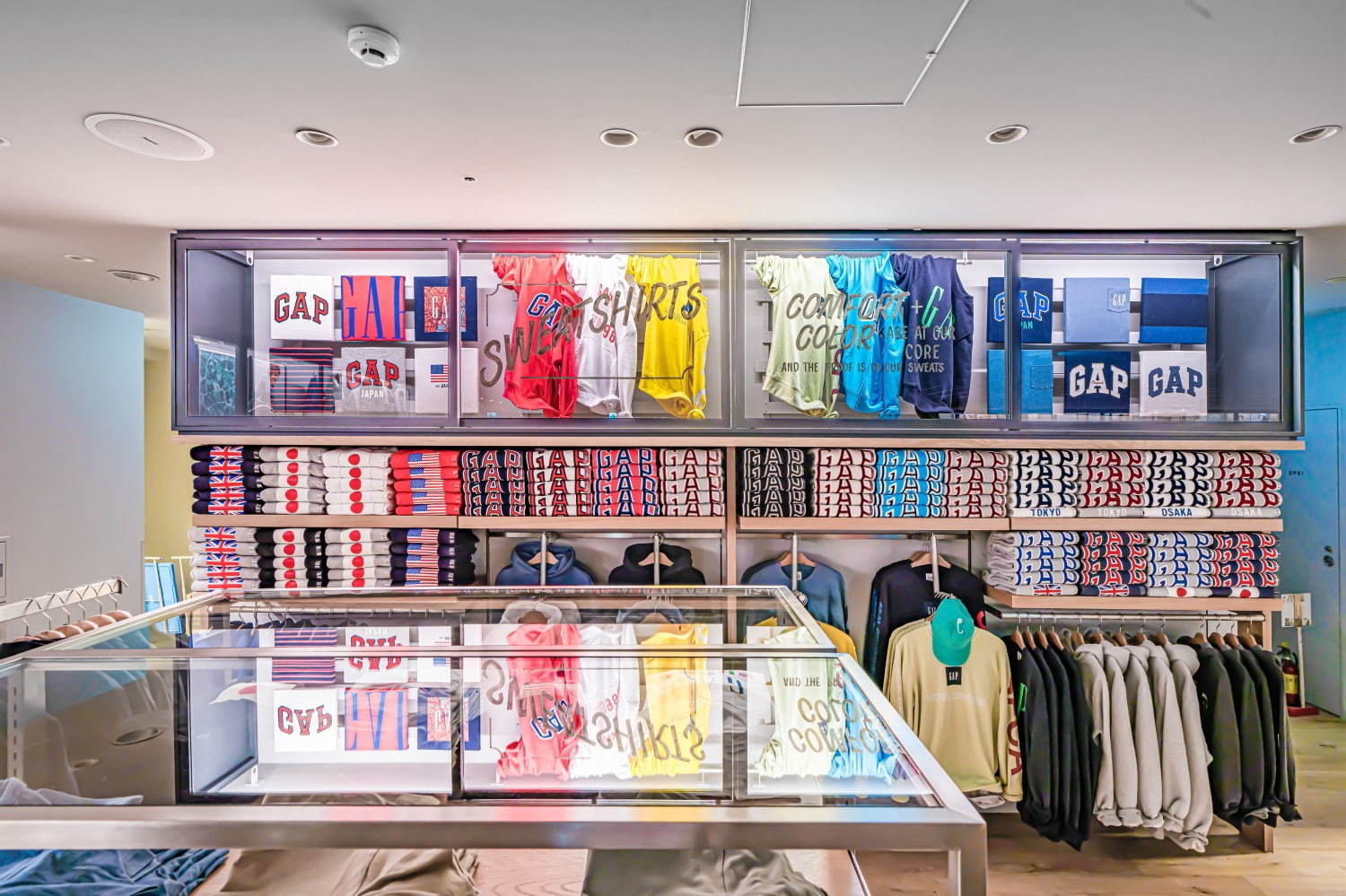 Gap店舗の相次ぐ閉店はなぜ？2026年の最新動向と大型店・セール情報