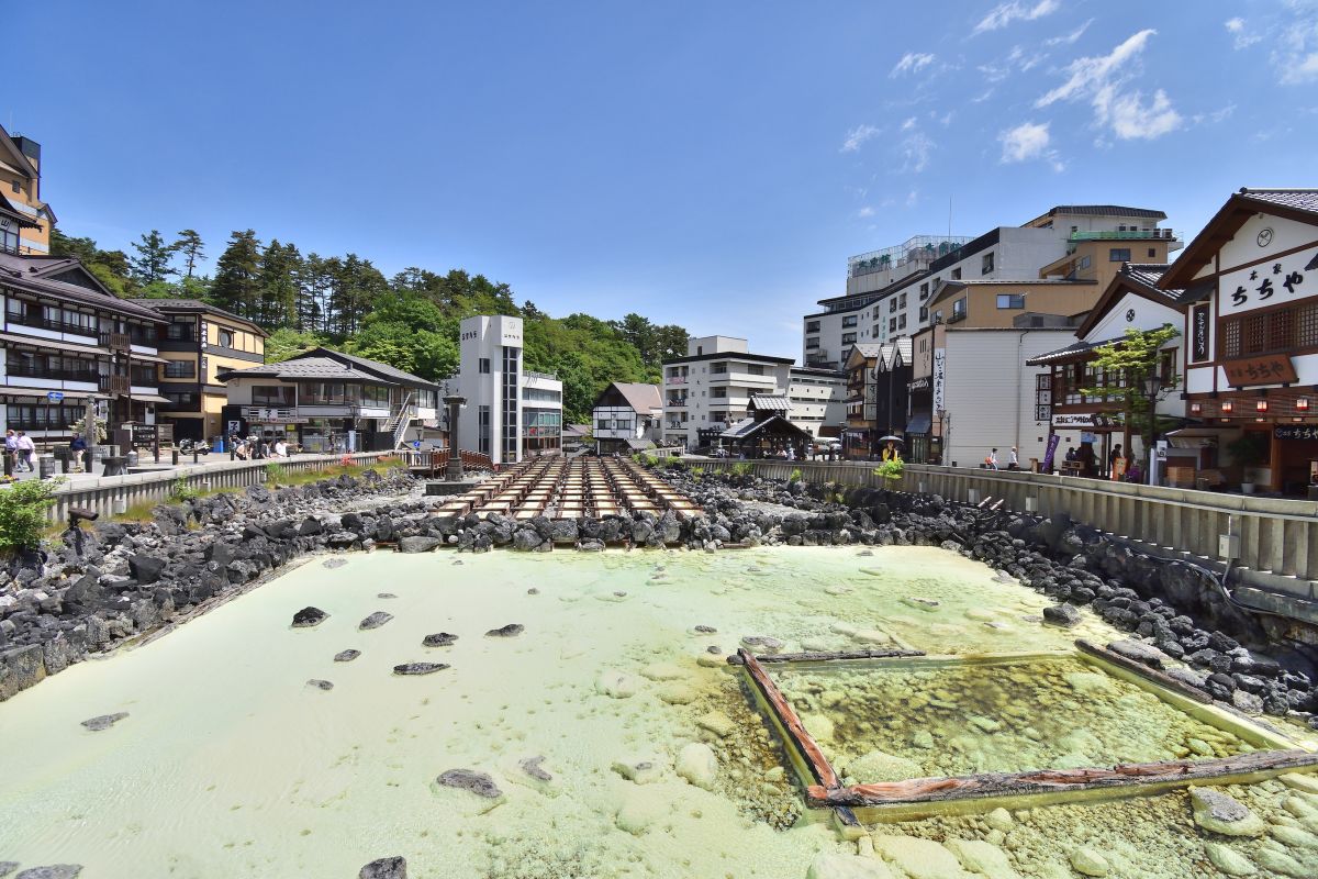 西の河原通りで絶対外せない！草津温泉の食べ歩き＆名所2026完全ガイド