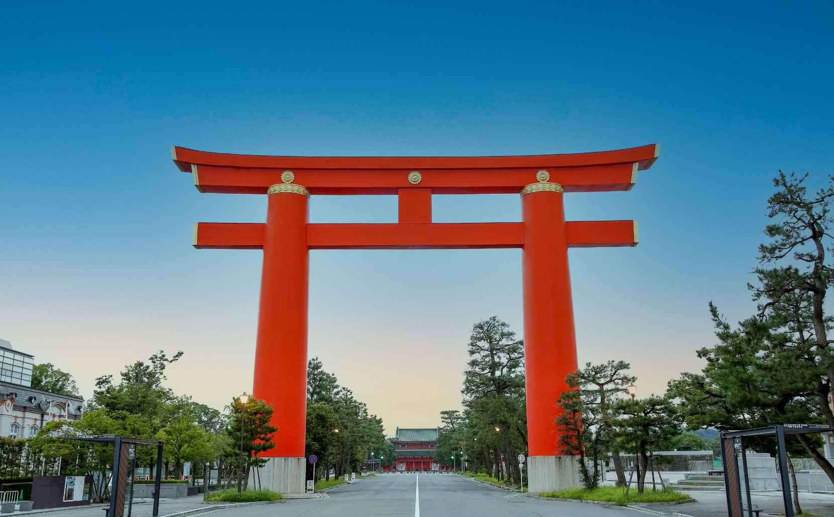 平安神宮の歴史と見どころ徹底解剖！神苑の絶景や御朱印・混雑回避術