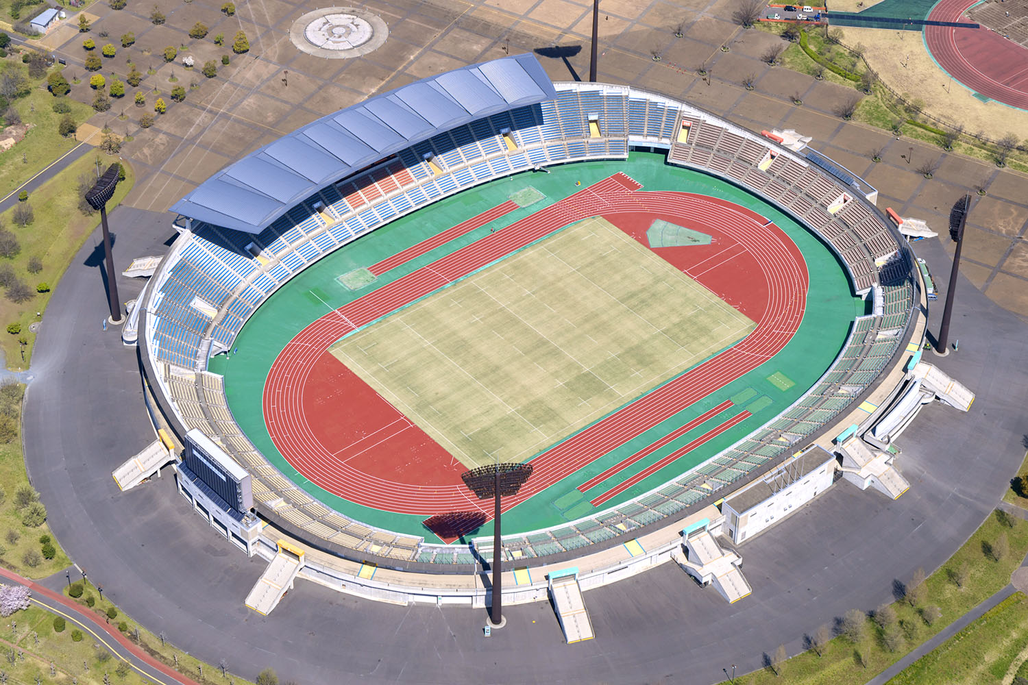 熊谷スポーツ文化公園陸上競技場の座席見え方は？駐車場とアクセス混雑を徹底解説