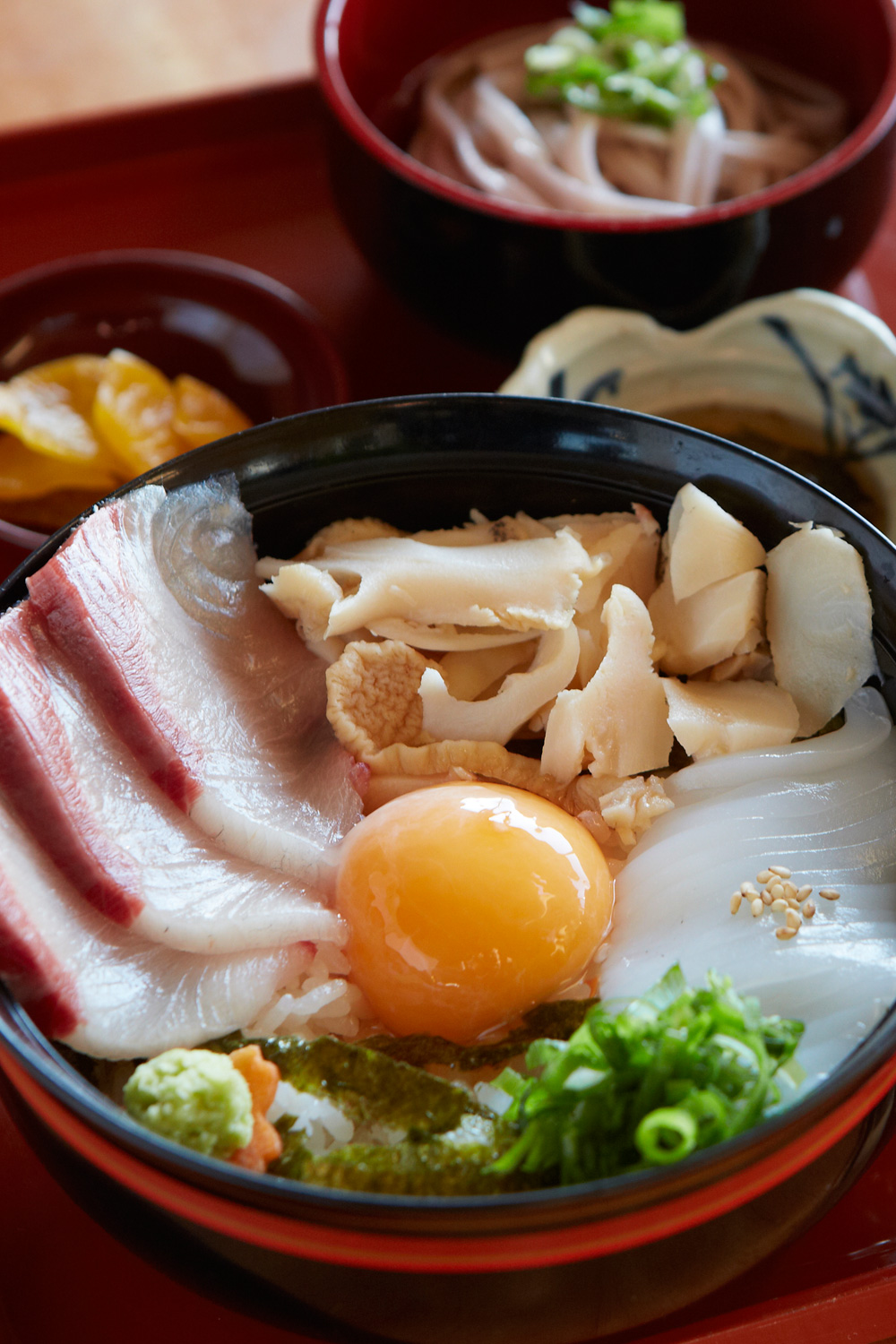 行列が消えない奇跡の味！つるや食堂の裏名物と厨房秘話を追う