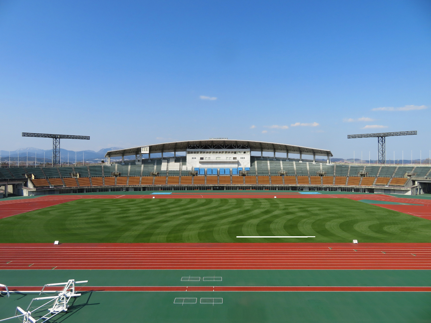 富山県総合運動公園陸上競技場の座席・駐車場・改修を完全解説