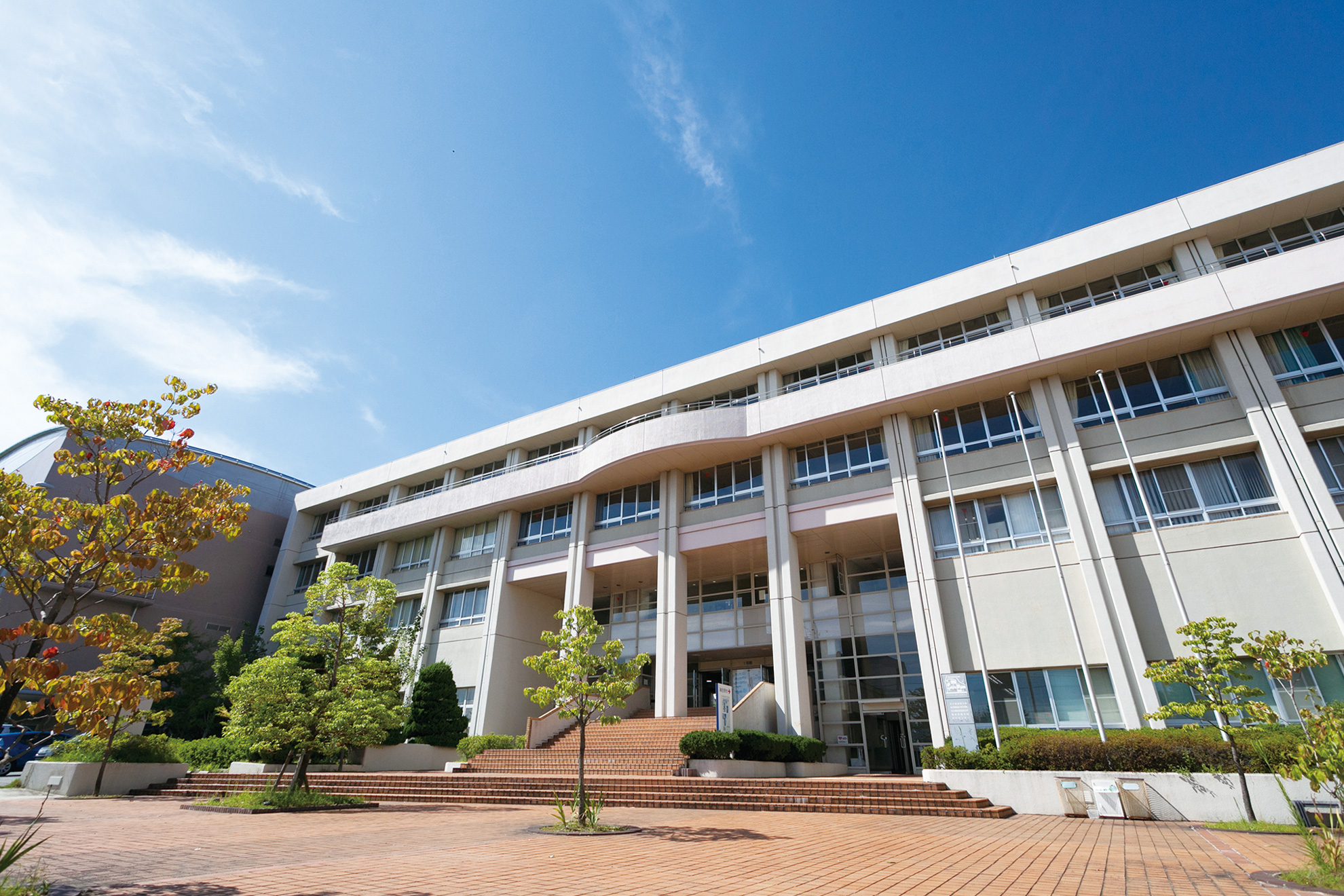 名古屋経営短期大学の評判と偏差値は？学費や就職のリアルを徹底検証