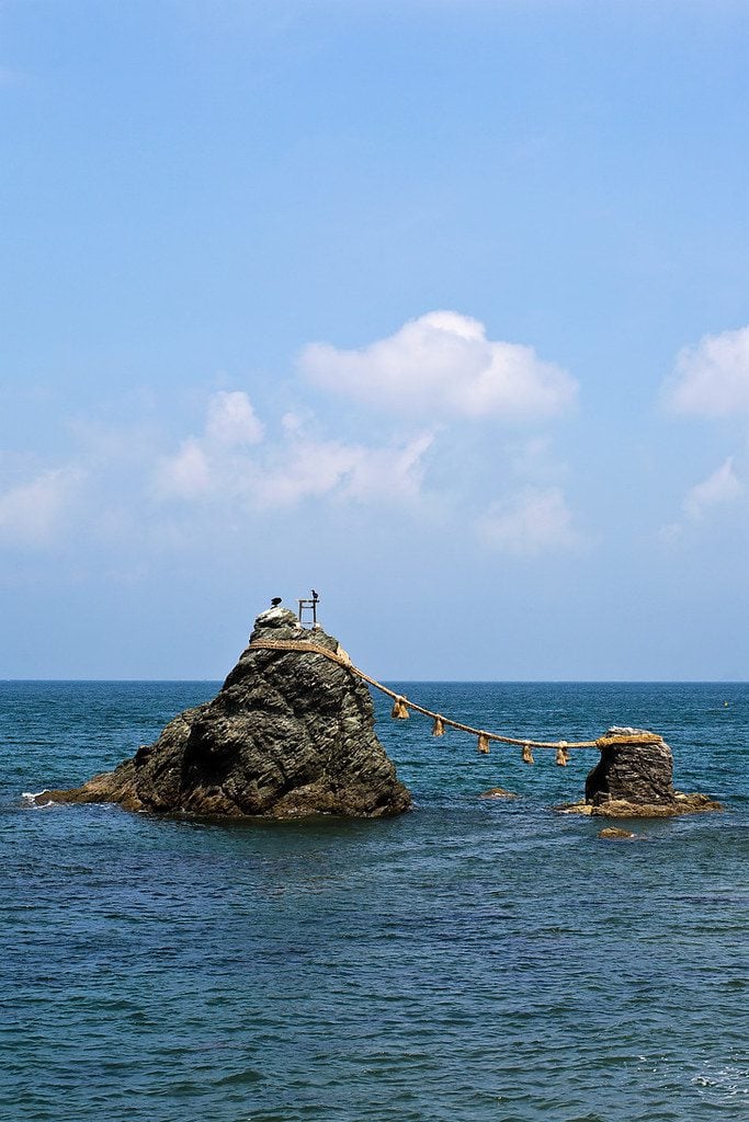 糸島・二見ヶ浦のシンボルが魅せる2026年の素顔——静寂の朝と黄昏の熱気に揺れる「聖地」のいま