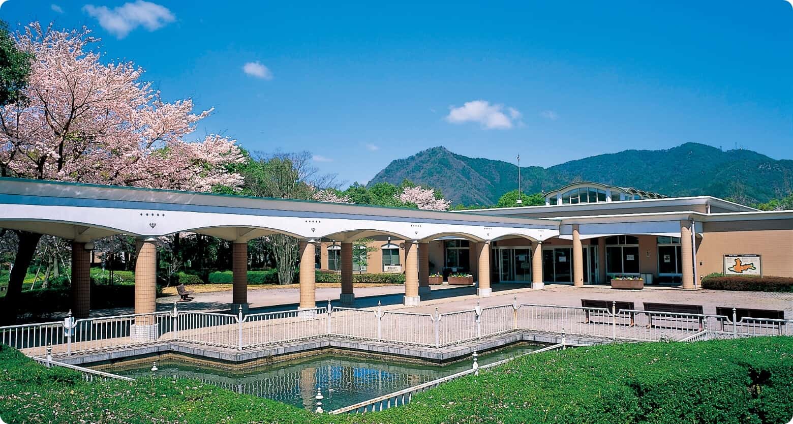 関西池田記念墓地公園の費用と購入条件｜一般申込の真相とバス情報