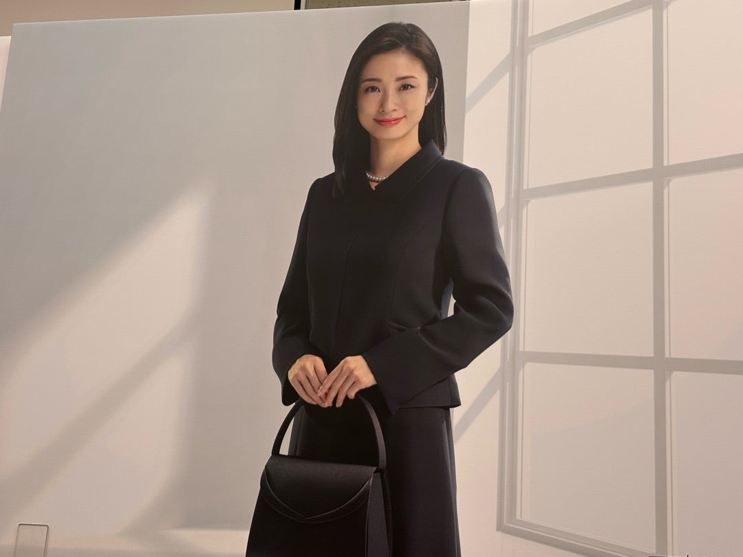 芸能人の喪服が注目される理由とは？愛用ブランドと着こなしマナー解剖