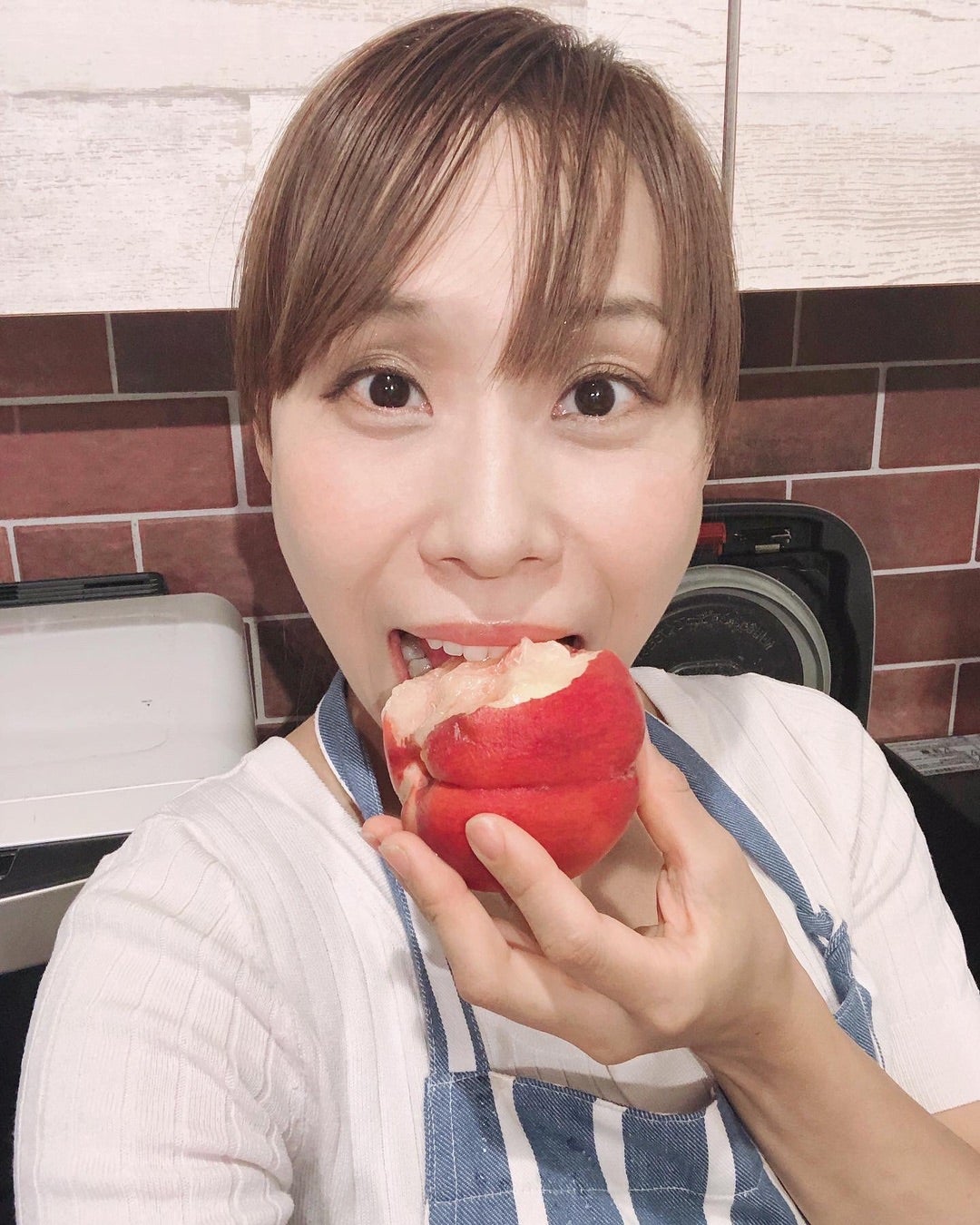 桃は皮ごと食べるのが正解？栄養比較と農薬の真相・正しい洗い方を検証