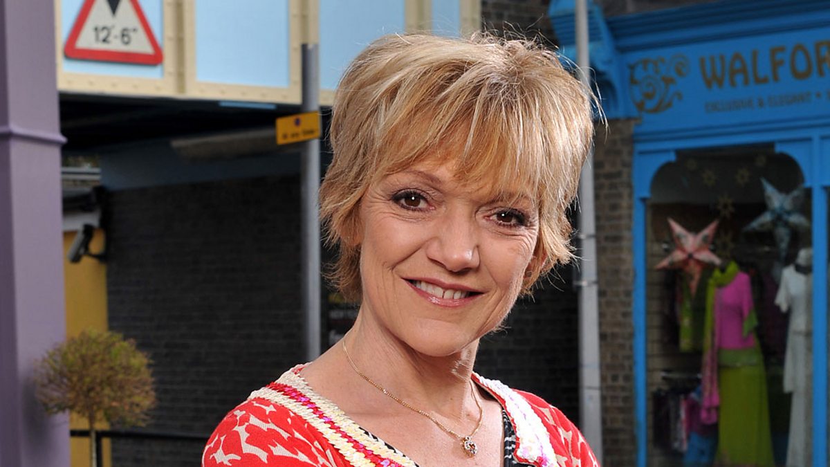 How Old Is Mo in Eastenders