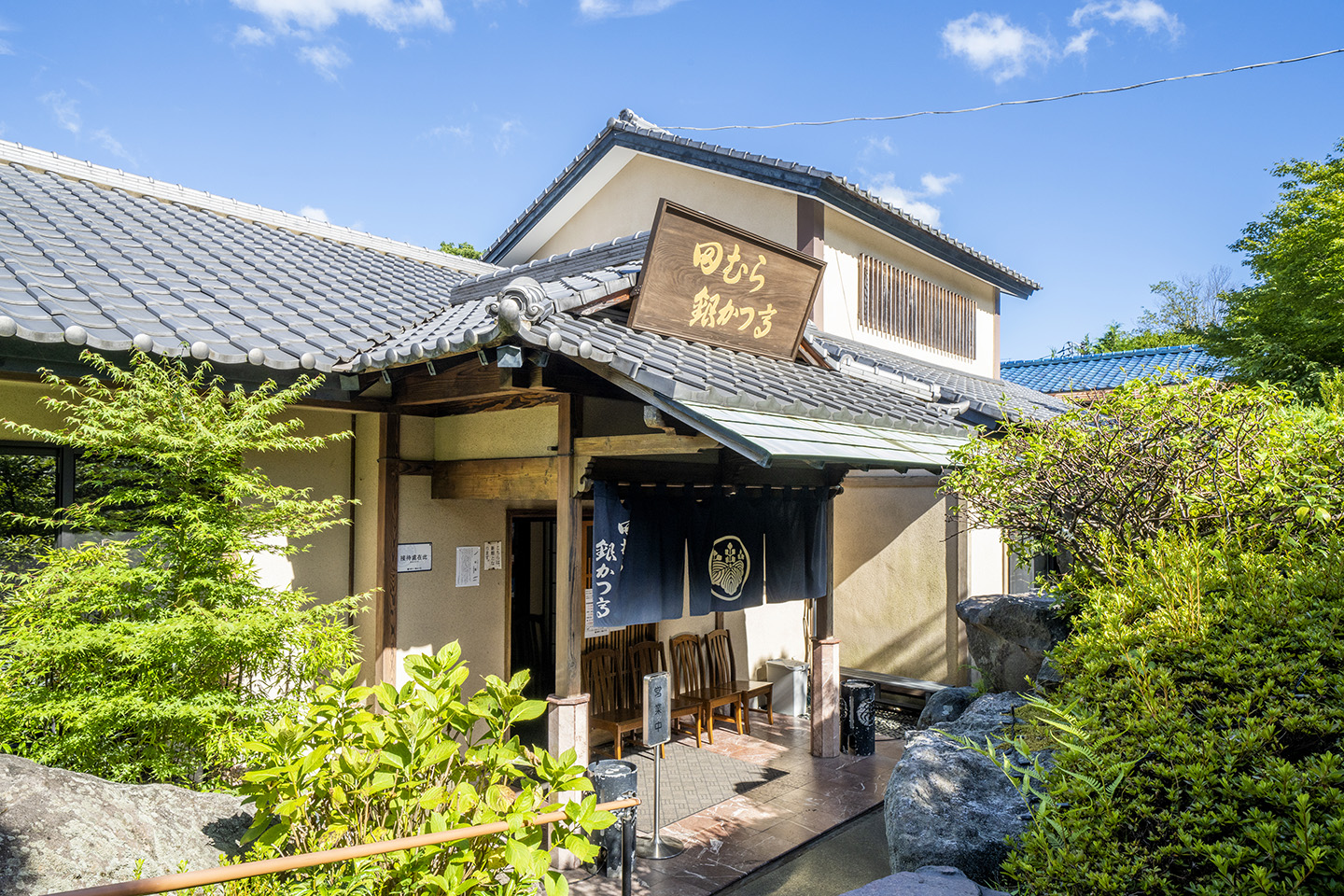 強羅の行列店「田むら銀かつ亭」豆腐かつ煮の魅力と混雑回避の裏ワザ