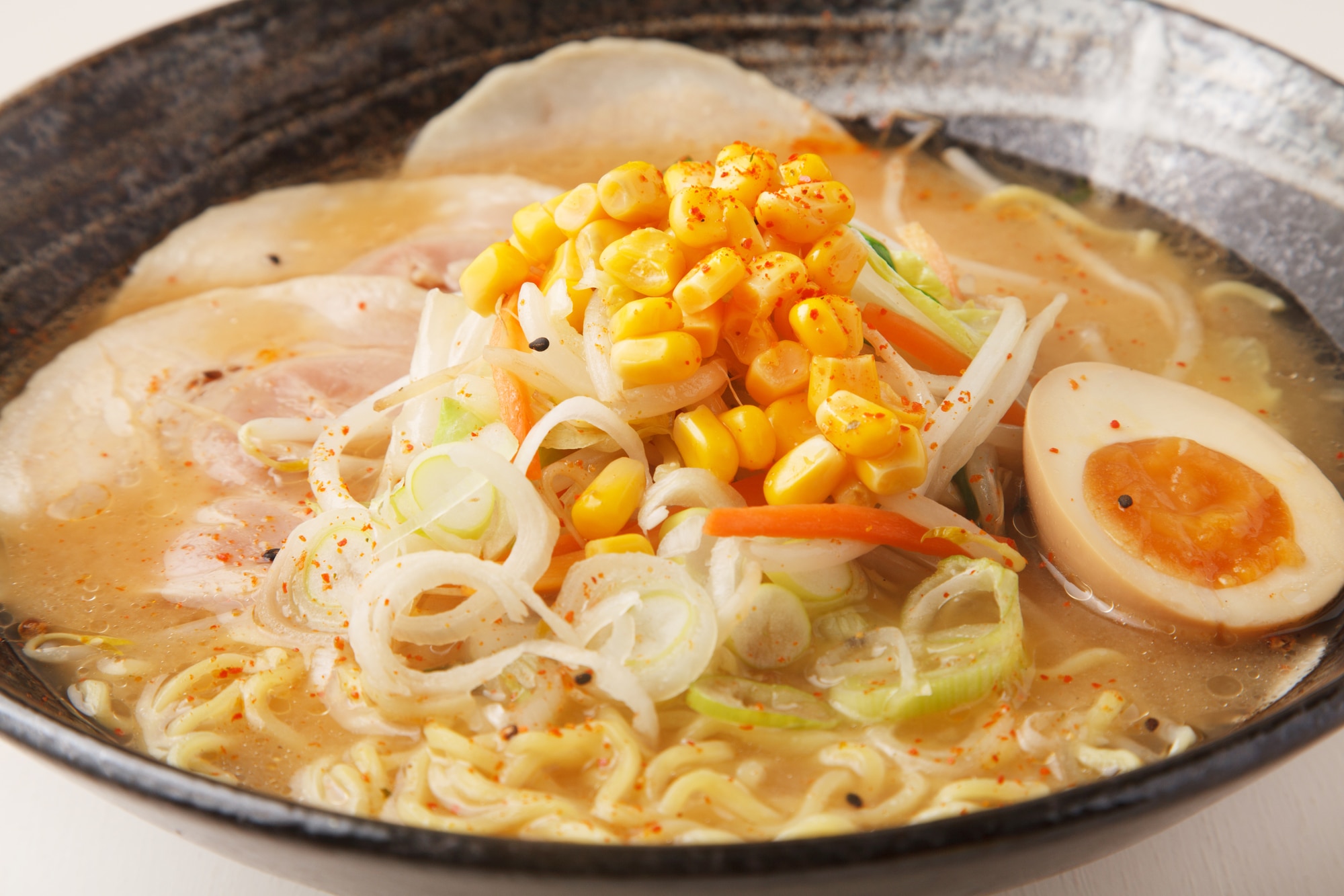 2026年、なぜ北海道・帯広ラーメンが世界中の食通を熱狂させているのか？豚丼の影に隠れた「極旨の一杯」を現地追跡