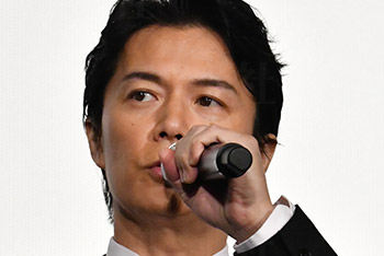 福山雅治・吹石一恵夫妻が守り抜く「家族の境界線」——ネットを騒がせる愛児の写真報道と、現代日本の芸能人プライバシー問題のリアル
