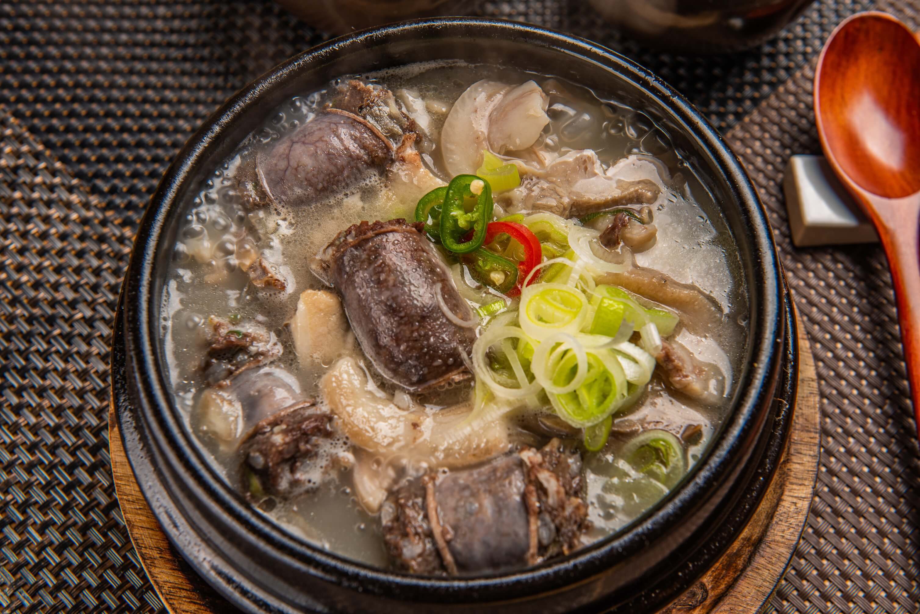 韓国名物スンデとは？中身の正体とまずい噂の真相・美味しい食べ方を徹底解説