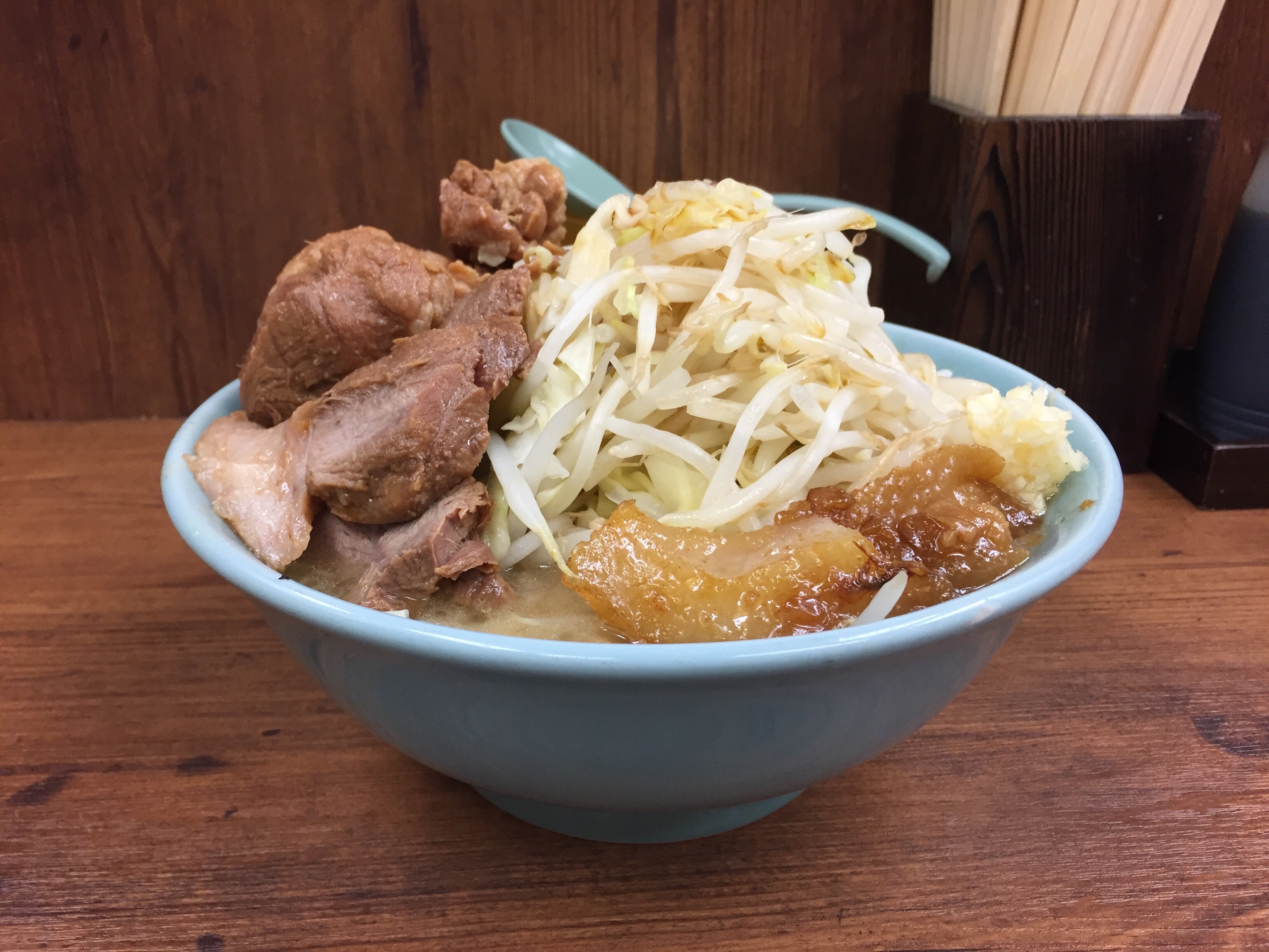 池袋二郎系ラーメン完全攻略！コール手順・行列実態と名店番付【2026】