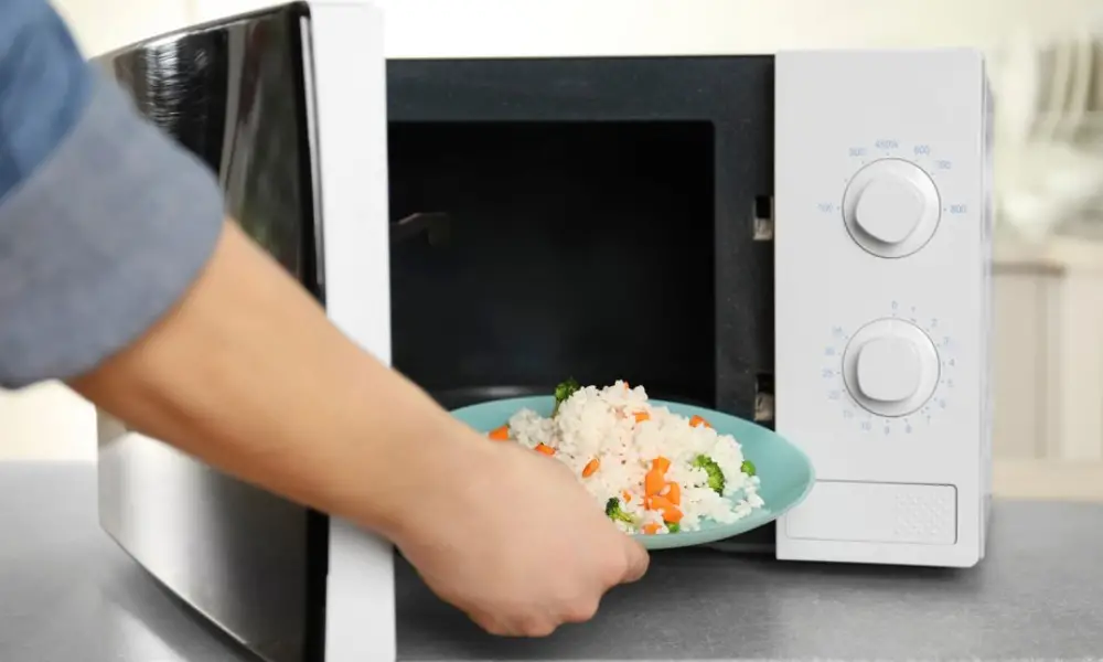 How to Reheat Rice in Microwave