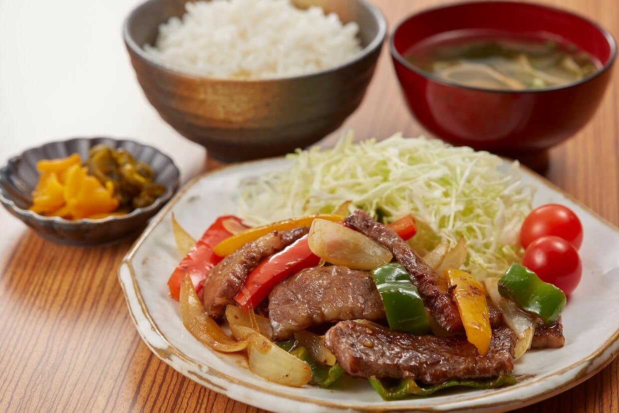 疲れた夜も10分で激ウマ！2026年決定版の簡単晩御飯レシピ