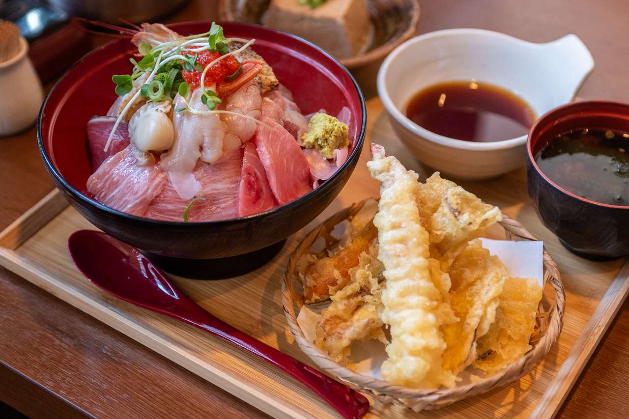 なぜ季のすけ食堂は並ぶのか？絶品定食の評判と2026年最新攻略法