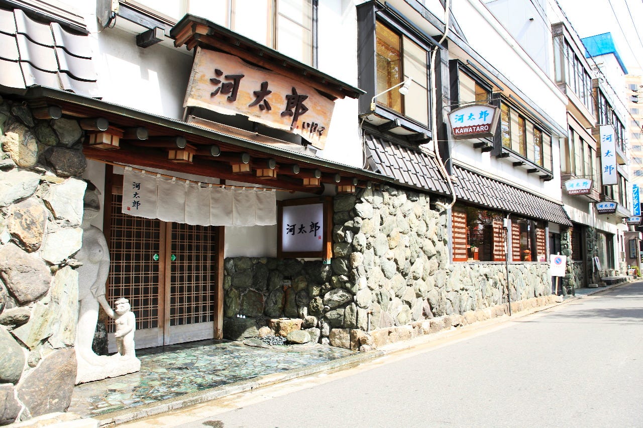 河太郎中洲本店の全貌｜いか活造りの予約術と混雑・ランチ価格を検証