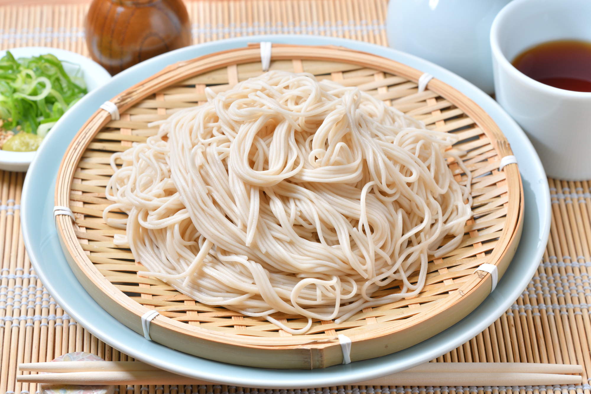なぜ更科そばは白いのか？江戸三大蕎麦の歴史と極上の食べ方を徹底解剖