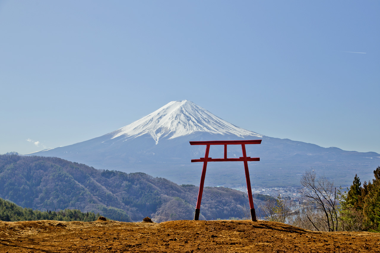 河口浅間神社はなぜ人気？天空の鳥居の絶景と最新撮影ルールを徹底解説