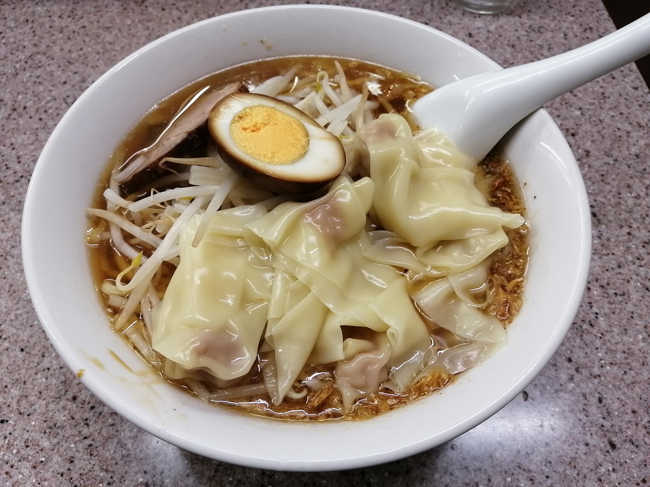2026年、渋谷ラーメン狂騒曲：1杯3000円の超高級化と「次世代スープ」が描く街の新たな地平