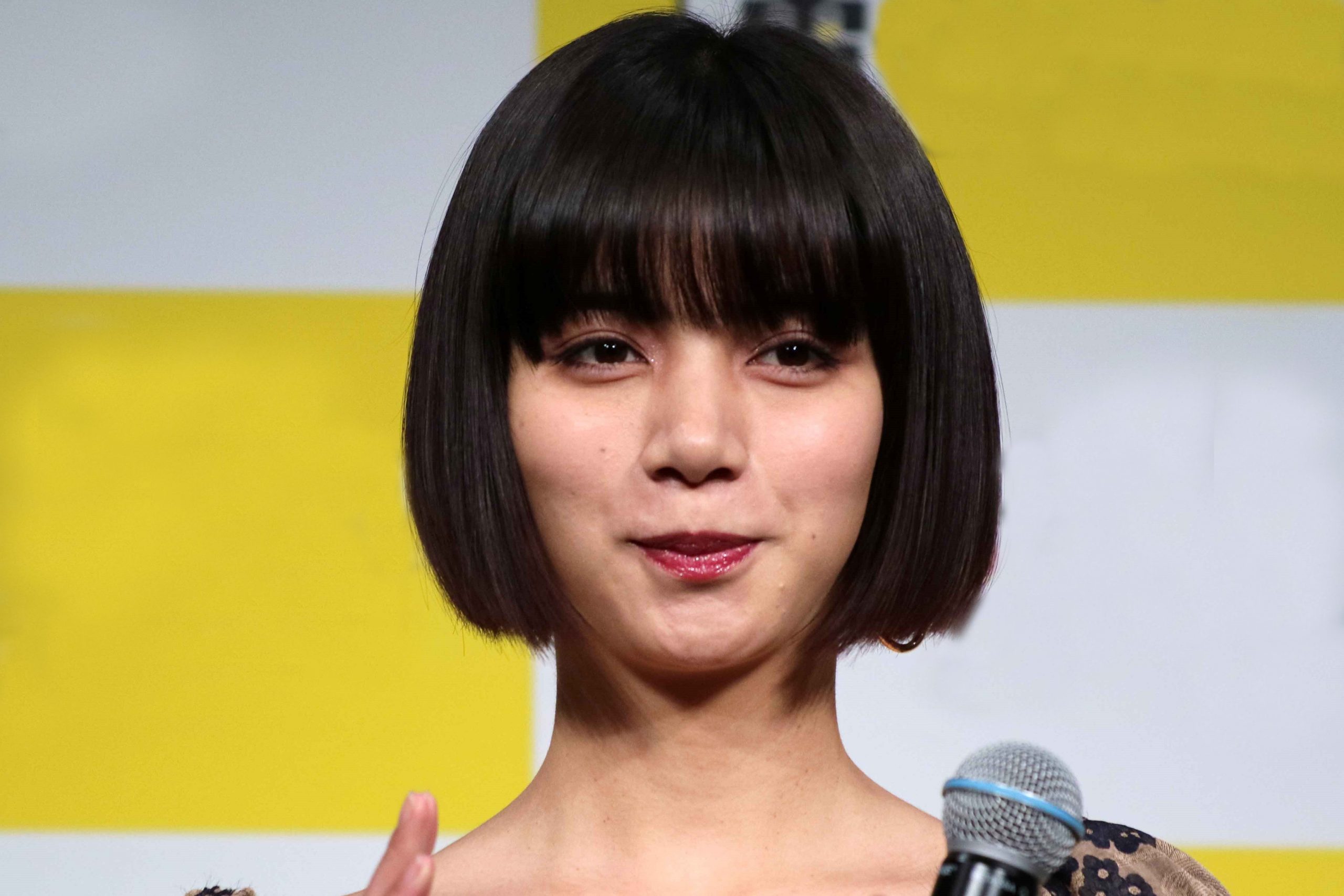 池田エライザの身長170Cmは本当か？サバ読み疑惑と圧巻の股下を検証