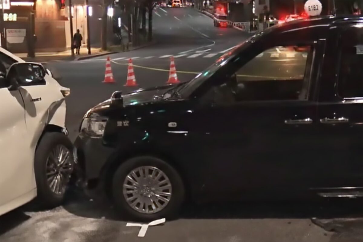 内閣府公用車事故の運転手は誰？同乗者の有無や過失責任の真相を追う