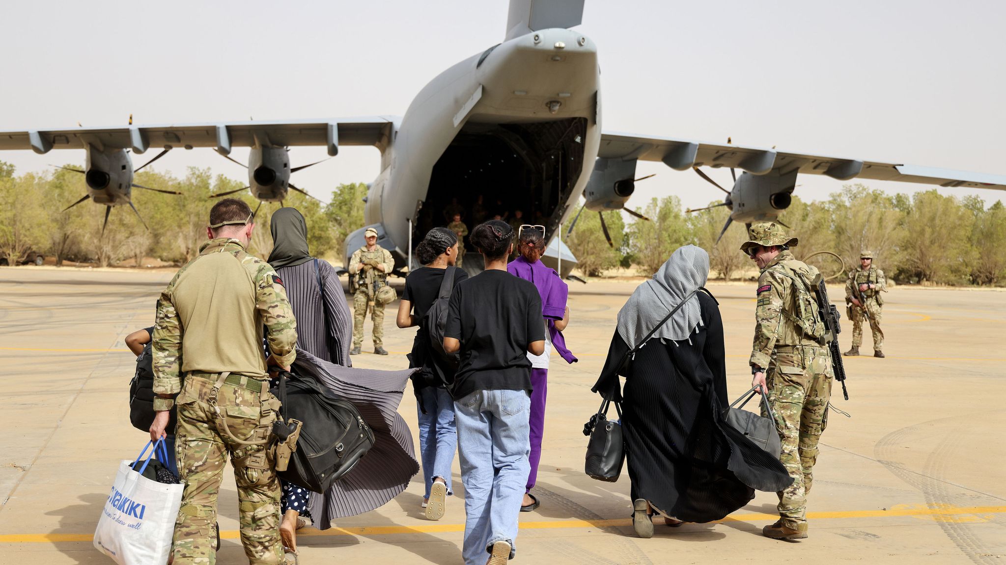 Foreign Office Urges Britons in Gulf States to Immediately Shelter