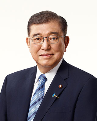 石破茂の家系図から読み解く政治家ルーツ｜父と祖父の経歴を公式資料で確認