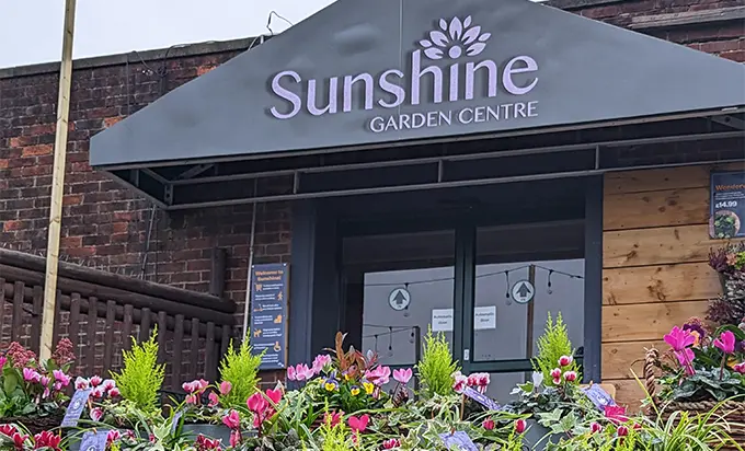 Sunshine Garden Centre Durnsford Rd Bounds Green N11 2El