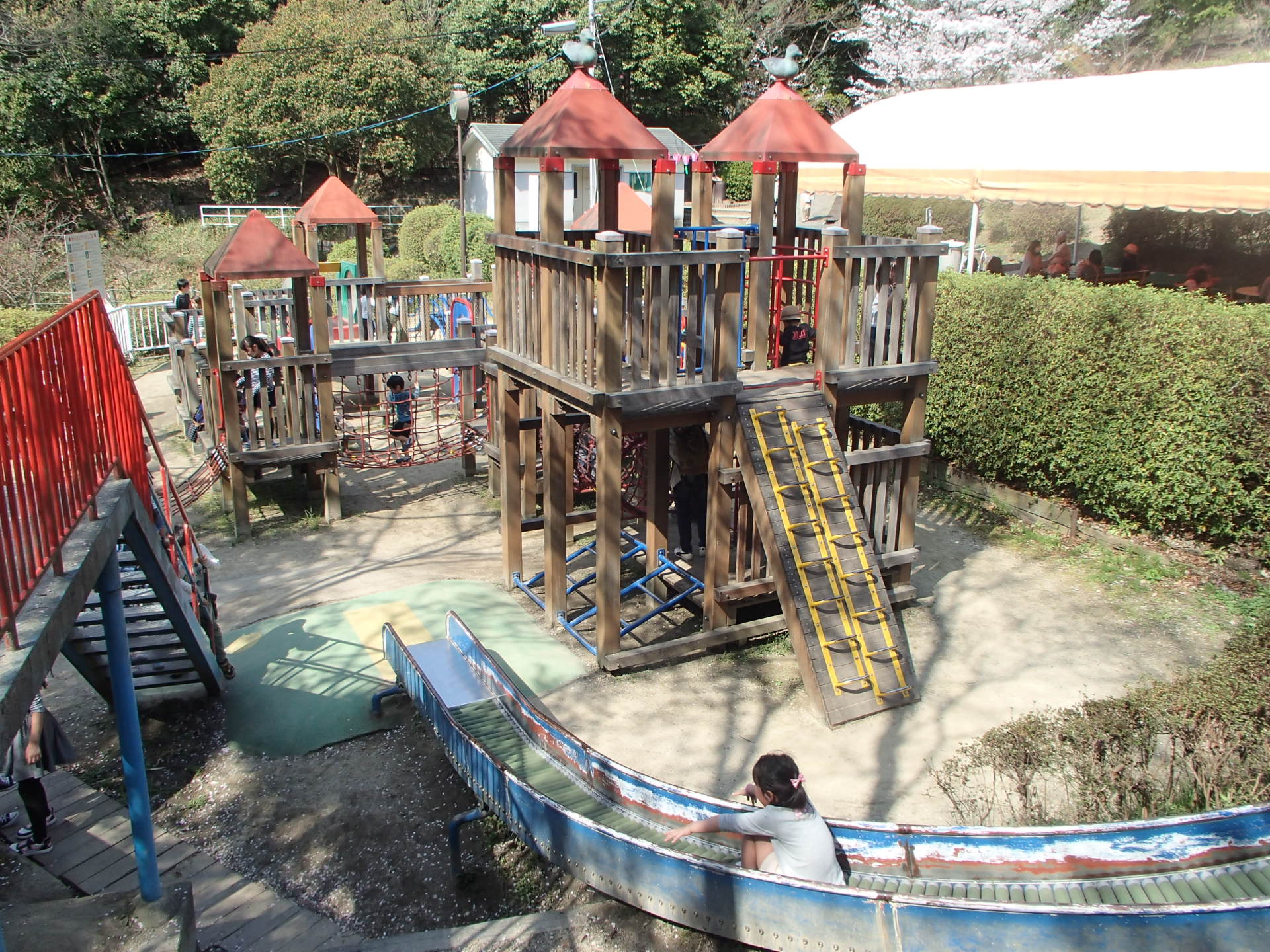 日本最古の遊園地跡！玉手山公園の遊具と歴史を徹底検証【2026】