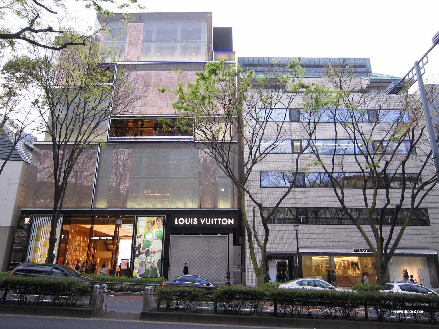 穏田今泉ビルの全貌解剖！原宿キャットストリートに佇む名建築の現在地