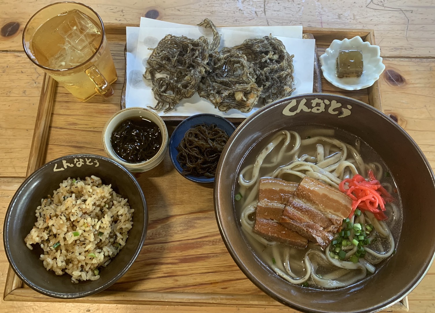 もずくそばの店くんなとぅが話題！生もずく食べ放題と絶景の真相とは？