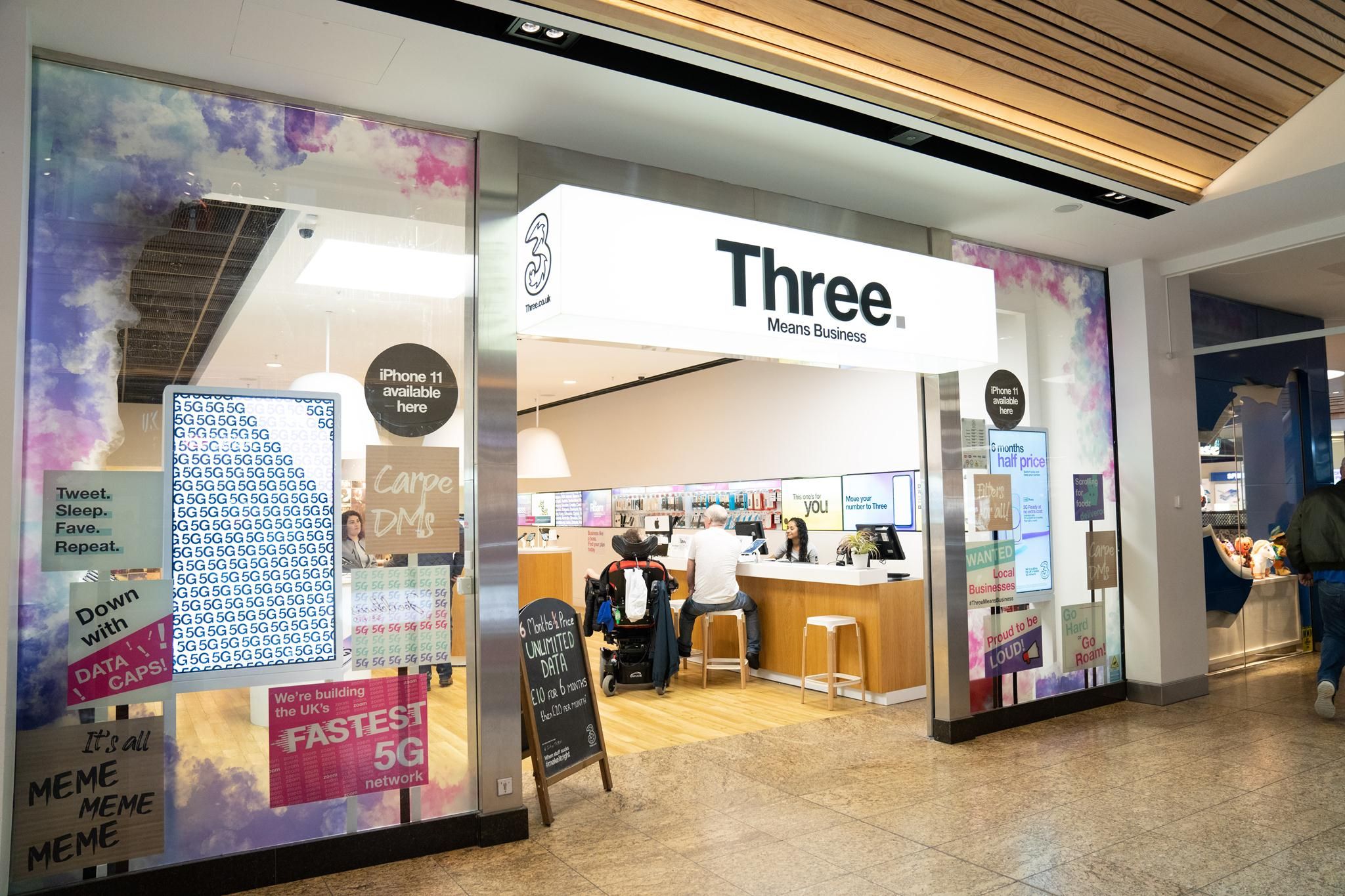 Three Mobile Customer Service Opening Times