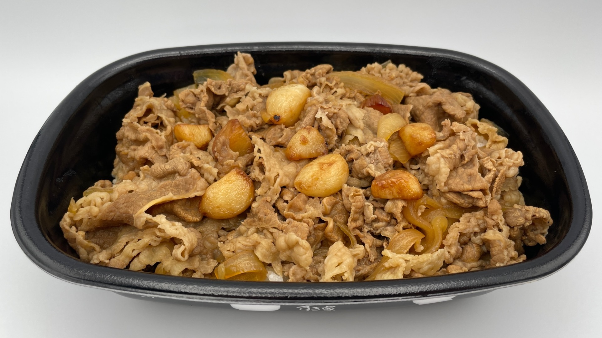 すき家牛丼メガ盛りの総重量と肉の量は？カロリーやキングとの違いを徹底解剖