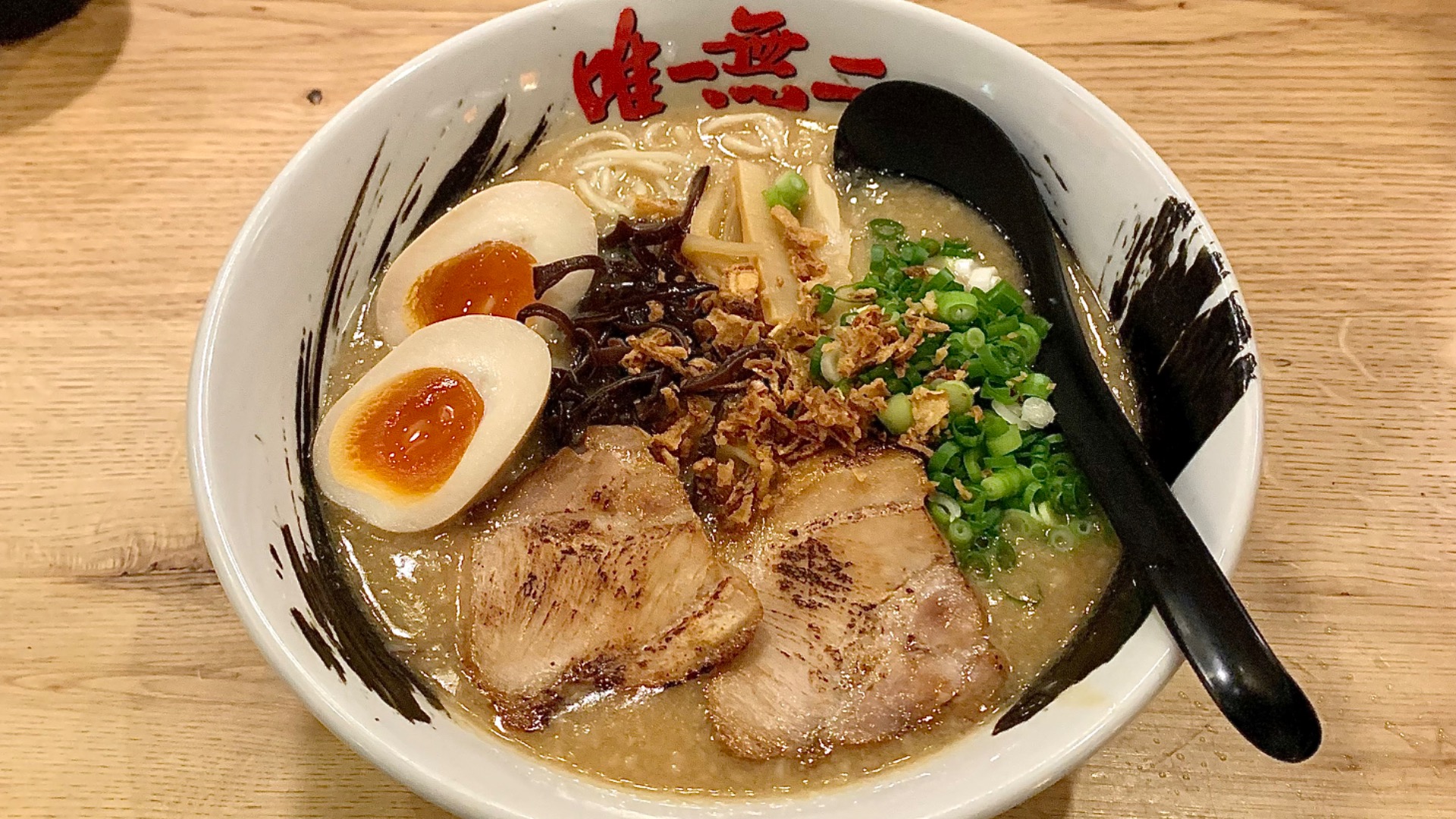 なぜ人は沼るのか？こってりラーメンの中毒性と2026年最新名店