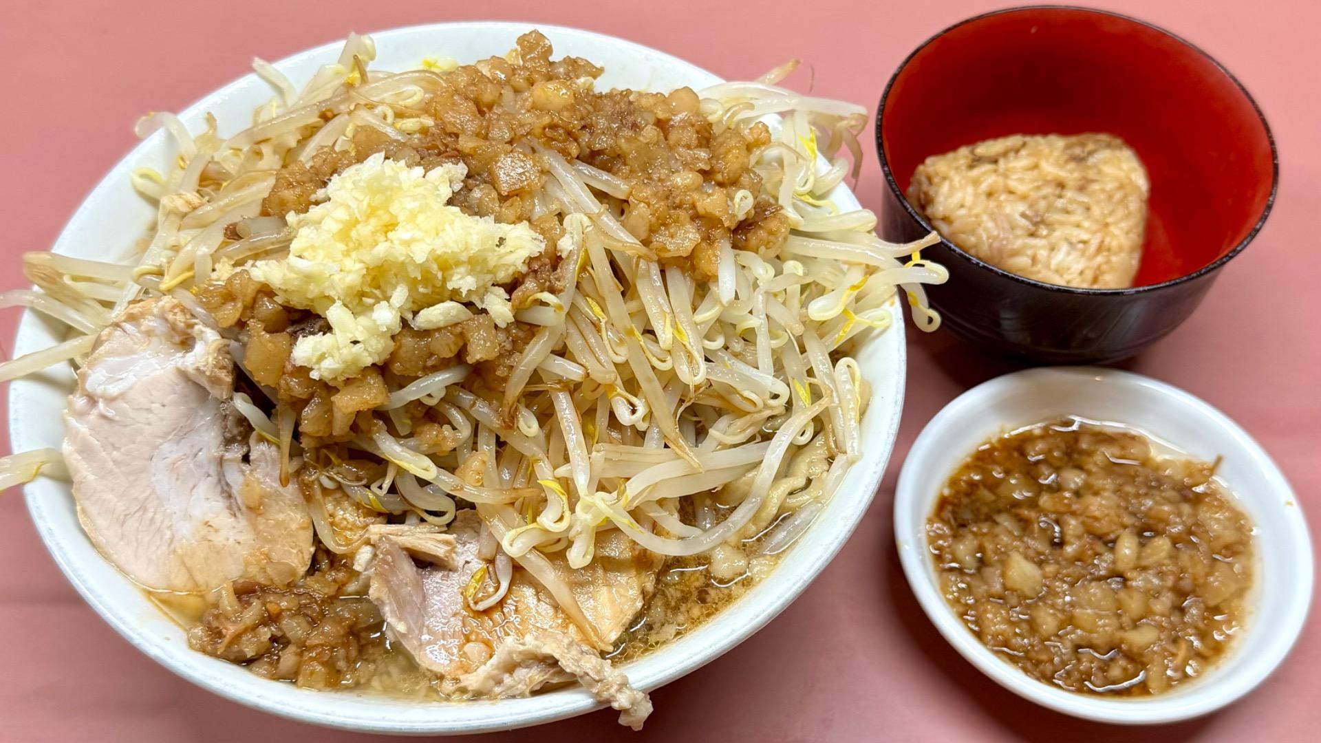 ラーメン二郎の圧巻画像と全店比較！盛り付けの差とコールの極意