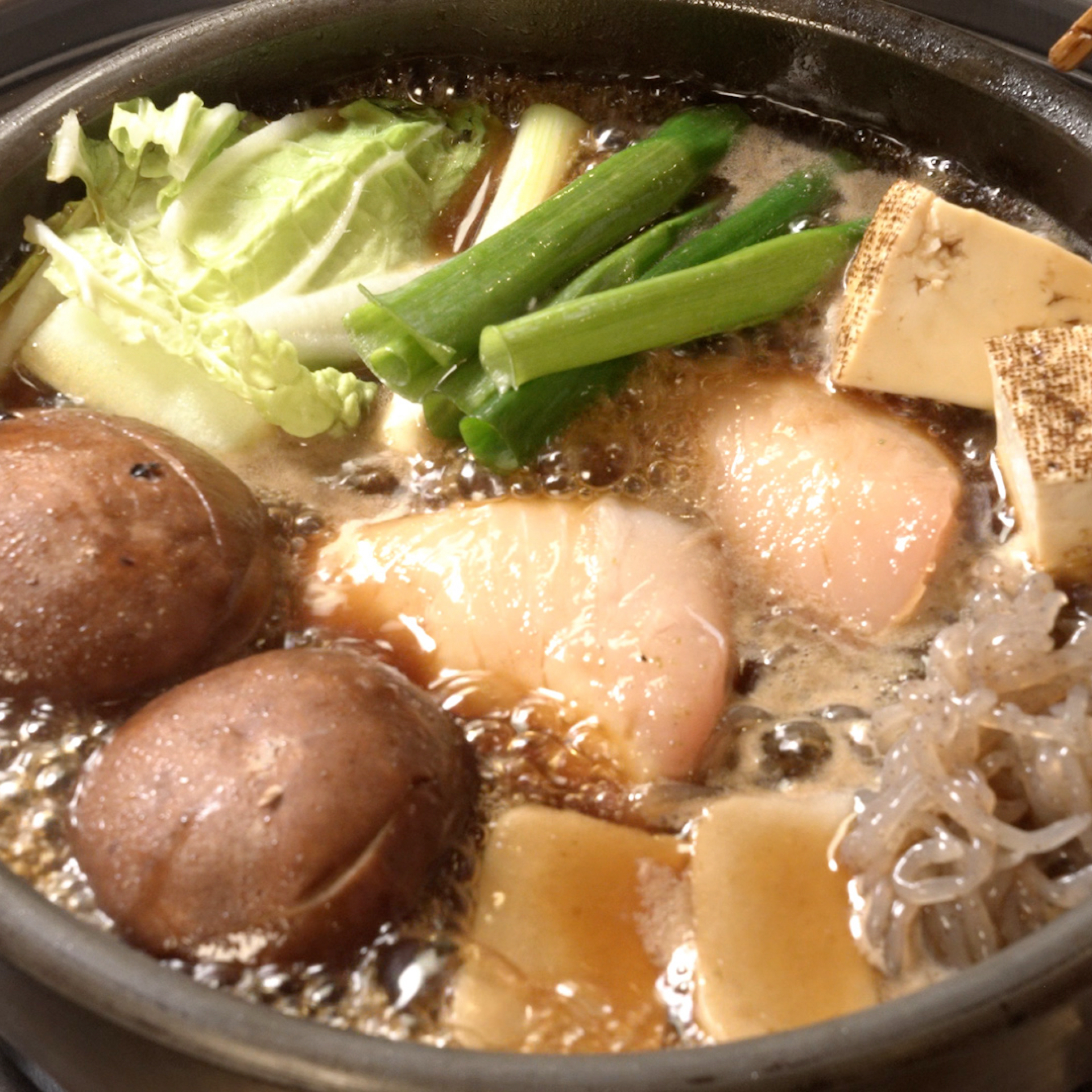 名店「丸萬」の評判と歴史を徹底解剖！愛され続ける理由と来店ガイド